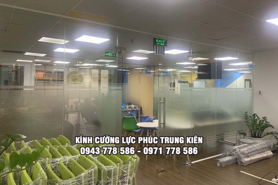 kính cường lực có vỡ không